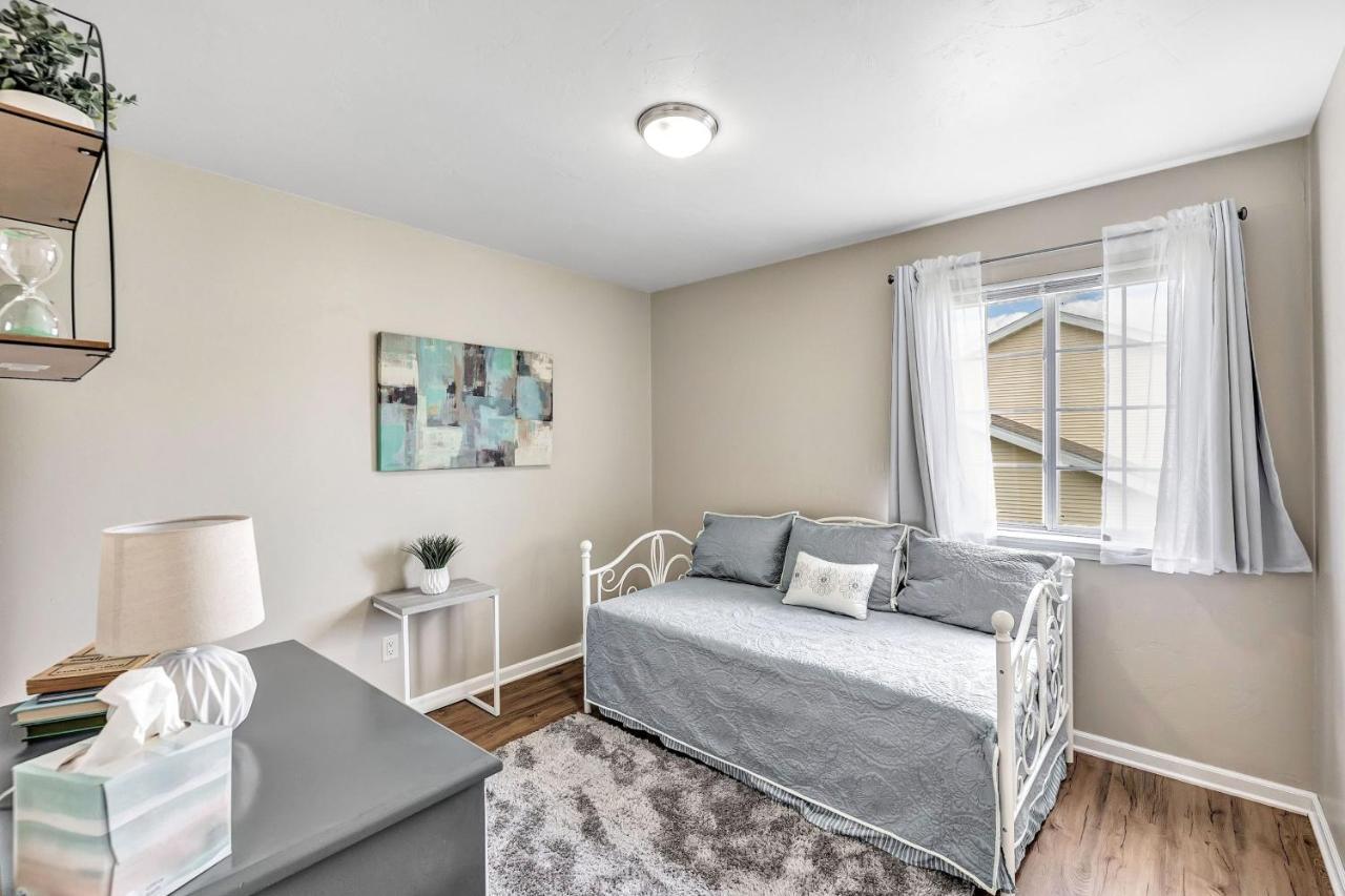 Serene 3 Bedroom Home, Nrm, Wi-Fi, Parking, Queen Bed De Pere 外观 照片